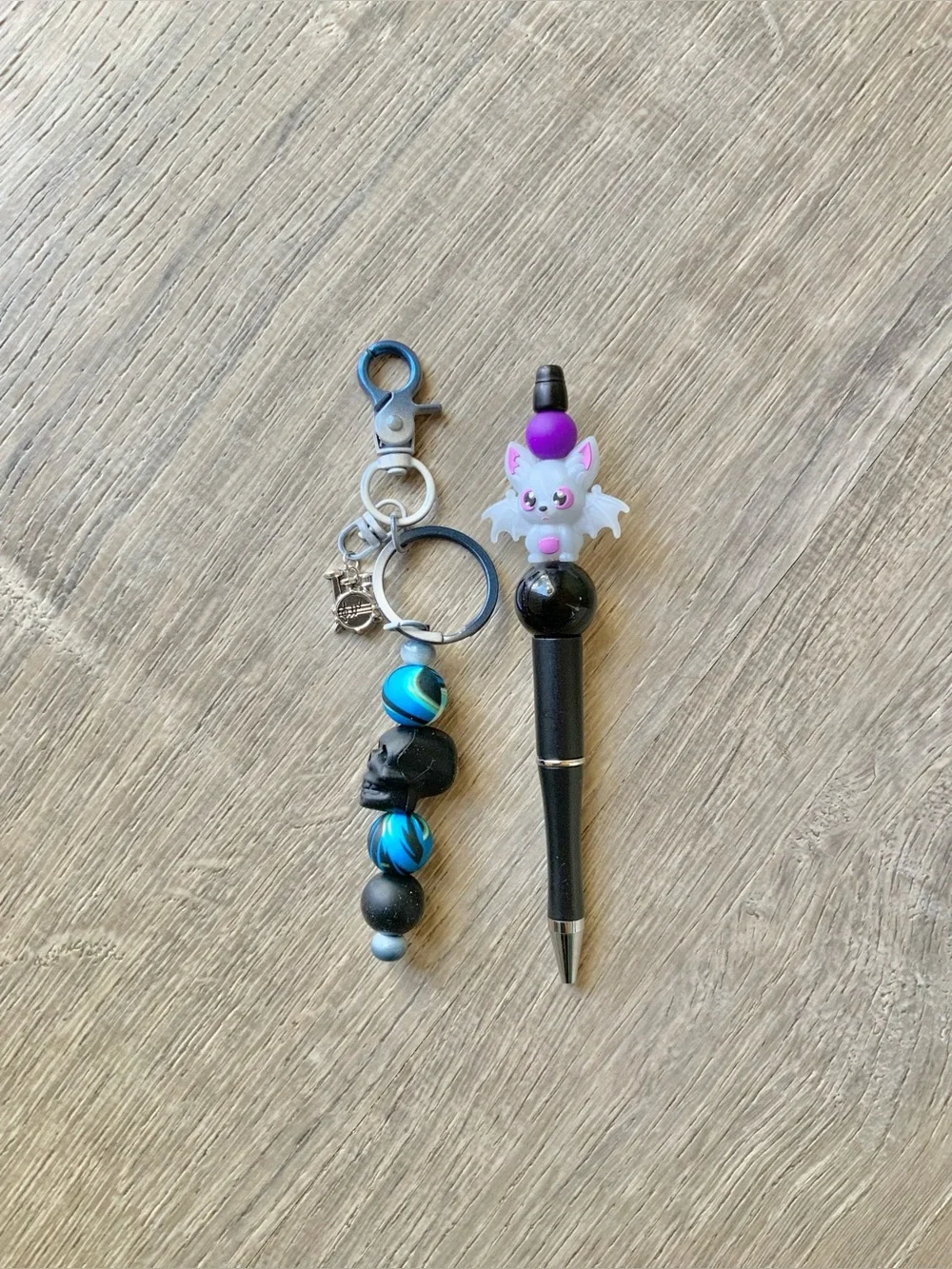 NEW📚 Homemade Crafted Beaded Pen & Bag Charm Set OS